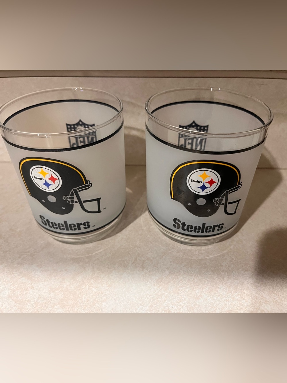 Set of 2 Vintage Pittsburgh Steelers 70's NFL Mobile Oil Glasses/Tumblers